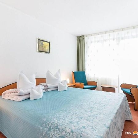 Hotel Bradul Дурау Экстерьер фото
