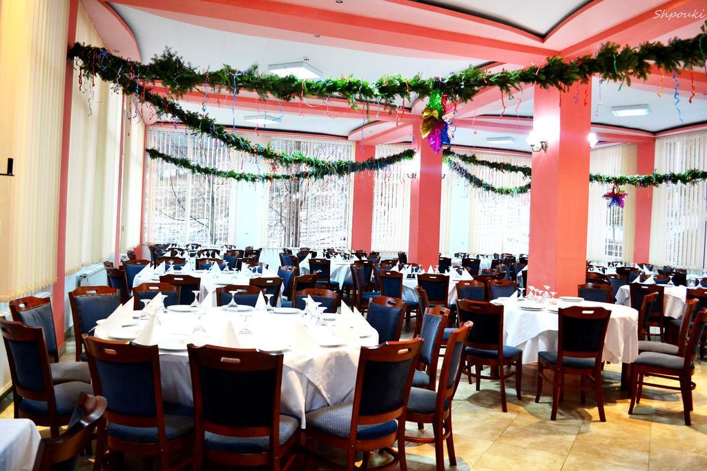 Hotel Bradul Дурау Экстерьер фото